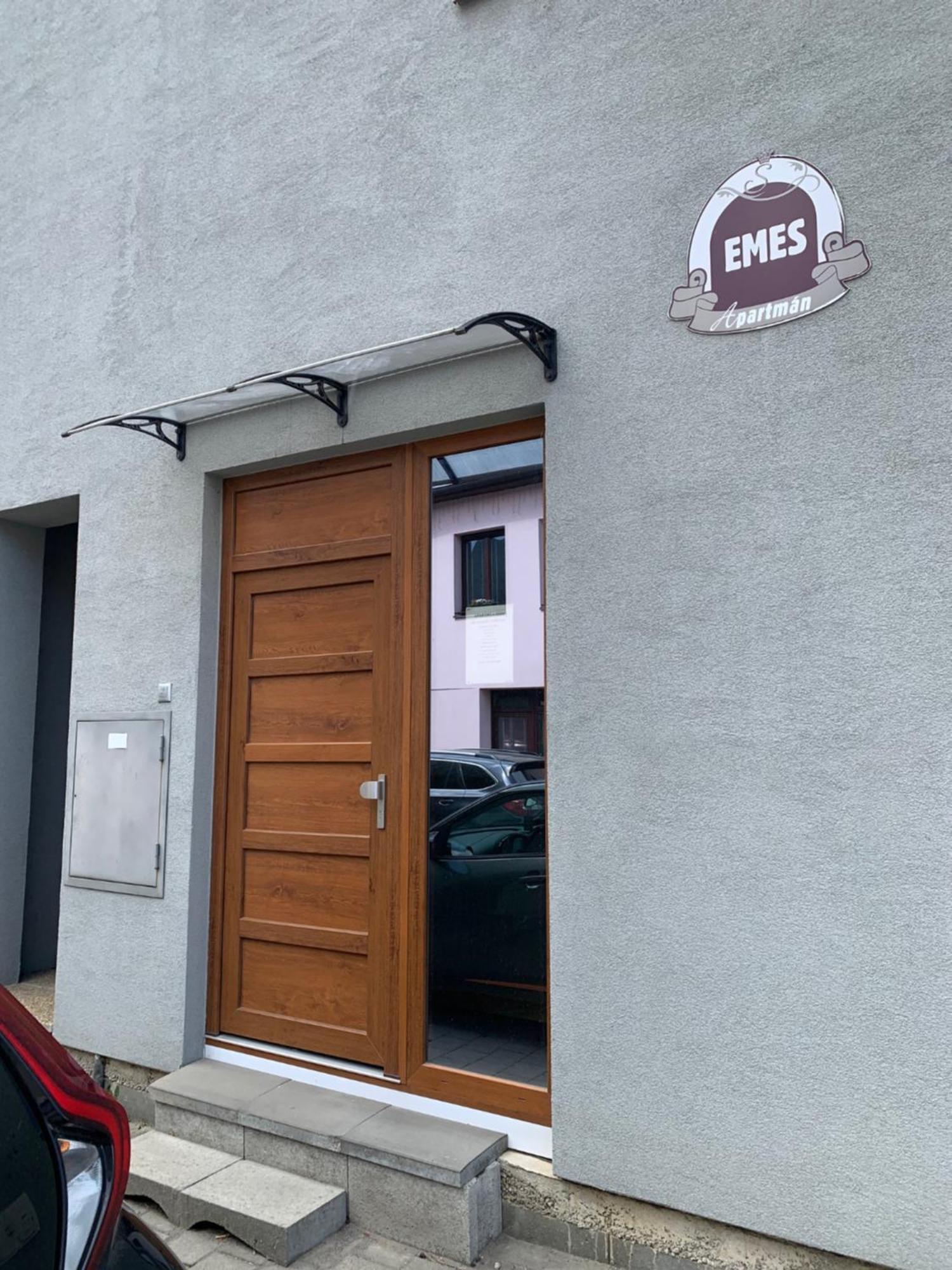Apartman Emes S Terasou Kežmarok Exteriör bild